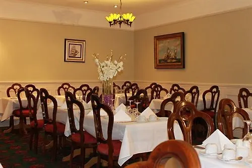 The فندق